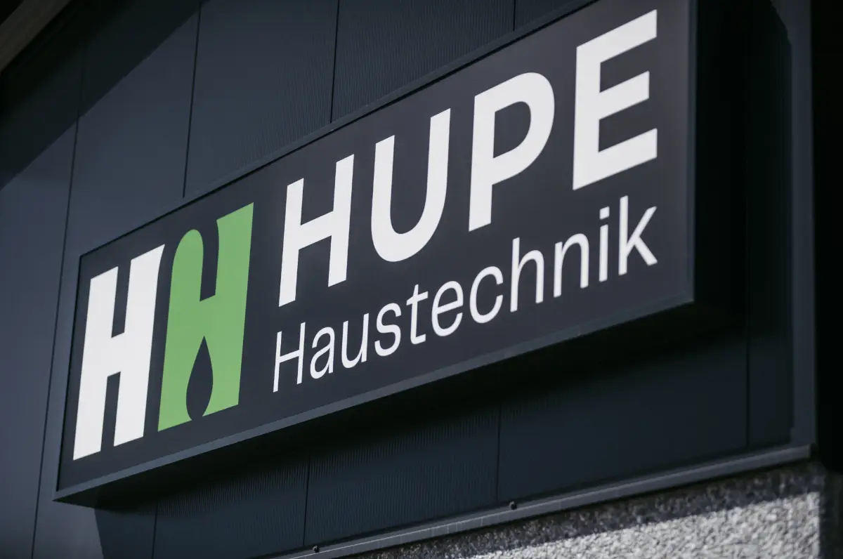 Firmenschild von Hupe Haustechnik